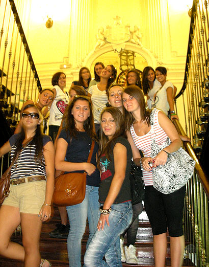 Despedida en las escaleras de TANDEM