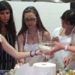 Español en grupo, cocinando, TANDEM Madrid