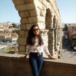 Ellien Barbosa, ao lado do aqueduto de Segóvia