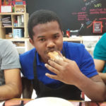 Lucas Pereira, aproveitando os resultados do curso de culinária