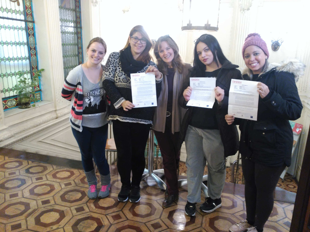 Grupo de estudantes Fusion Línguas e Intercâmbio