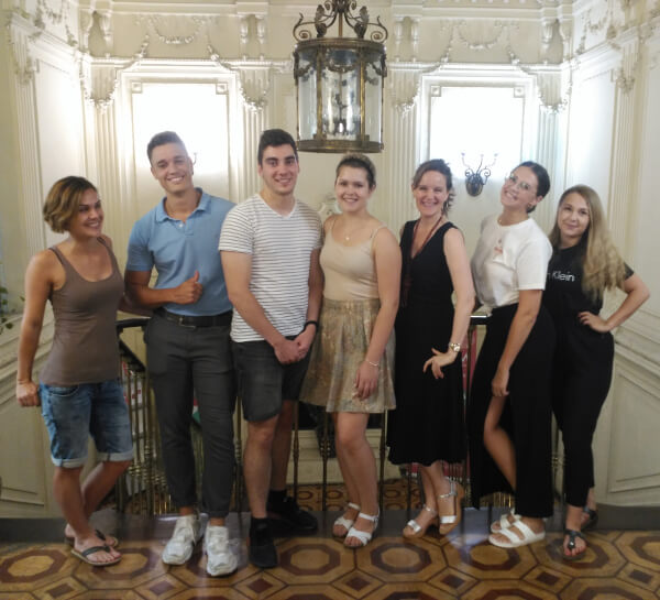 Die Gruppe, an ihrem letzten Tag der Kurse und Übungen.