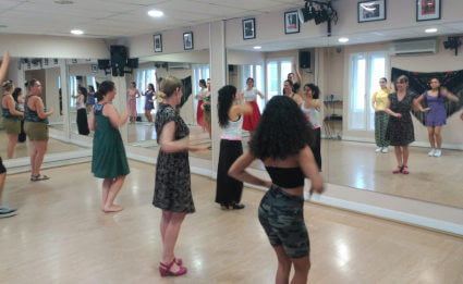 Nicola en una clase de baile