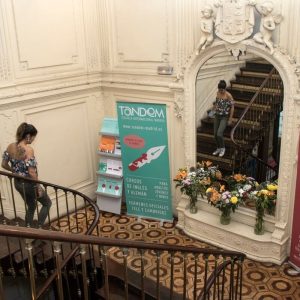 TANDEM Madrid stairs with student