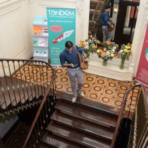 tandem-madrid-stairs-down